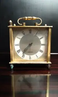 在飛比找Yahoo!奇摩拍賣優惠-早期純銅機械鐘-HK瑞士機械座鐘（古董/瑞士/英國/香港/日