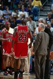 Michael Jordan Chicago Bulls talks with Tex Winter and head coach - Old Photo