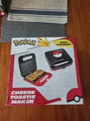 Pokemon - Poke Ball & Pikachu Cheese Toastie Sandwich Maker