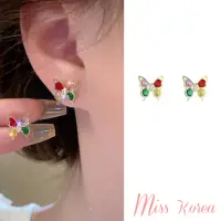 在飛比找momo購物網優惠-【MISS KOREA】韓國設計彩色寶石縷空蝴蝶造型耳環(寶