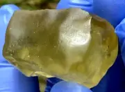 Libyan Desert Glass Meteorite Tektite impact specimen( 610 crt) yellow Gem AAA+