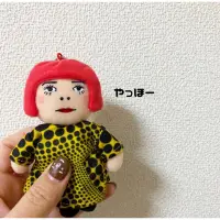 在飛比找蝦皮購物優惠-Mika 日貨～日本 草間彌生人物 吊飾 限量娃娃