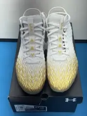Under Armour UA Spotlight Clone 4 MC Mens Shoe Sz 10.5 gold White