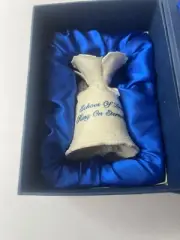 NEW CHRISTMAS REMEMBRANCE BELL ECHOES OF LOVE RING ON ETERNALLY ABBEY PRESS