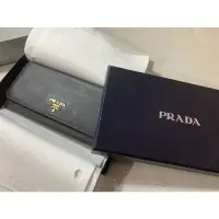 在飛比找蝦皮購物優惠-prada黑色長夾 二手