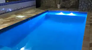 Casa espetacular com piscina para grupos - Glamour e lazer