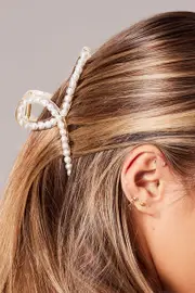 White Pearl Claw Clip