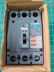 New Siemens 3-Pole 200 Amp 240V Circuit Breaker (QR23B200) S5