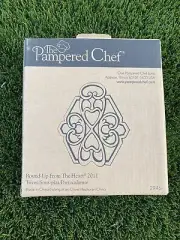 The Pampered Chef Trivet #2946 Round Up From The Heart 2011 Cast Iron Copper NIB