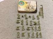 Airfix 1/32 WW2 British Infantry Support Group 1973 Target box Lot B