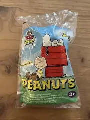 PEANUTS Wendys Toy SNOOPY Soft Plush SEALED Package New Old Stock Ships Fast