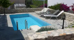 Stylish Villa in Loutra with Private Pool Garden near Seabeach