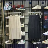 在飛比找Yahoo!奇摩拍賣優惠-現貨熱銷-愛迪達 Adidas三葉草 女 簡約運動百褶裙側休