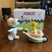 HTF Snoopy Peanuts Easter Eggs Salt & Pepper Shaker Set Cracker Barrel Exclusive