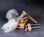 Wool combs - a pair of 2-row combs with clamp holder.