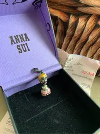 在飛比找Yahoo!奇摩拍賣優惠-小芬店舖～ANNA SUI仿舊吊飾（付台灣購證）項鍊墜子.手