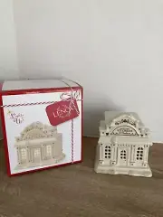 Lenox Mistletoe Park Ice Cream Parlor Figurine Lighted