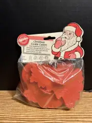 NEW Wilton Christmas Cookie Cutters Lot 4 Christmas Tree Angel Santa Wreath 1988