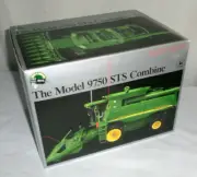 Ertl John Deere The Model 9750 STS Combine boxed new