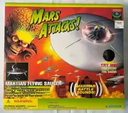 Mars Attacks Martian Flying Saucer Tim Burton COMPLETE Trendmasters UFO WB 1996
