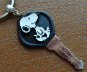 Peanut's SNOOPY + Key Jewelry Keychain - Charlie Brown's Beagle Dog