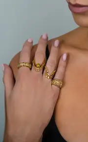 [KHEPRI] 18K And 22K Yellow Gold Crown Vanki Diamond Ring