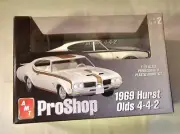 AMT ProShop 1969 Oldsmobile 442 Hurst Model Kit 1/25 - NEW - UNBUILT