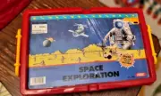 classic plastic space men space exploration , soldiers 1993 fishel brand new
