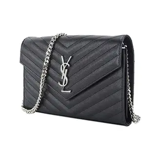 YSL MONOGRAM系列V字縫線魚子醬牛皮金屬LOGO金鍊斜肩信封包(黑x銀)｜JS Maxx官方旗艦館