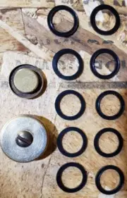10 NEW COLEMAN GASKET ORINGS COLEMAN 3 PIECE FUEL CAPS STOVE & LANTERN FREE SHIP