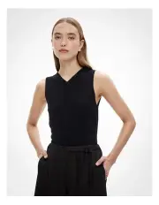 [Witchery] High V Knit Tank in Black
