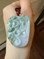 100% Untreated Grade A Jadeite 純天然翡翠A貨 福在眼前 Certified 料子很油 半山半水 漸變綠好看