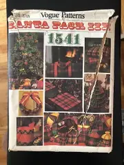 Vogue Patterns Santa Pack #1541 for Christmas Accessories Pillow, Wreath, Tree