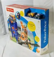 Fisher Price Roll N Go Get Away Garage with Motorized Crane Y5008 Rare!
