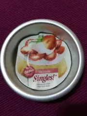 Wilton "Singles" Shortcake Mini Pan Jello Mold with Recipe 4.5"