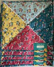 New NWT The Pioneer Woman Reversible Quilted Rose Ditsy Placemats Set of 6