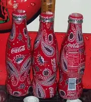 2021 WORLD OF COCA COLA COKE BANDANA WRAPPED 8 OZ COCA COLA BOTTLE NEW