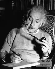 ALBERT EINSTEIN LEGENDARY PHYSICIST - 8X10 PHOTO (BT896)