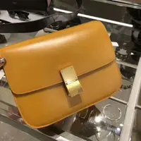 在飛比找蝦皮購物優惠-二手Celine Medium Classic Box Sh