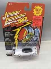 2019 JOHNNY LIGHTNING 50 YRS 1970 Plymouth Superbird Alpine White