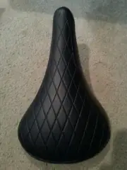 BLACK BMX DIAMOND PATTERN BICYCLE SEAT ,OLD SCHOOL LOOK, BMX BICYCLES
