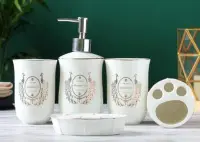在飛比找Yahoo!奇摩拍賣優惠-5235A 歐式陶瓷孔雀印花衛浴五件組 陶瓷簡約衛浴組牙刷架