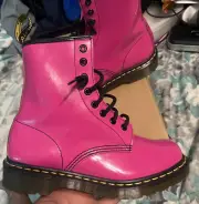 Dr Martens 1460 W Hot Pink Patent Leather 18 eye Boots Women's SZ 7 new