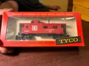 Tyco HO 8 Wheel Caboose ATSF 7240