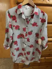 Bailey & Chloe Women's Red Rose Striped Floral Button Up 3/4 Sleeve Shirt Size M
