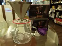 在飛比找Yahoo!奇摩拍賣優惠-JUNIOR不鏽鋼咖啡濾杯濾沖組 優質組合 濾杯+玻璃壺+量