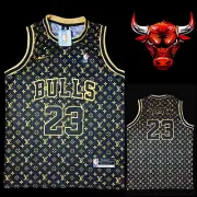 CHICAGO BULLS NBA BLACK AND GOLD MICHAEL JORDAN 23 JERSEY SIZE MEDIUM