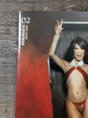 VAMPIRELLA DARK REFLECTIONS #2 CVR E COSPLAY DYNAMITE NM NEW NEVER READ