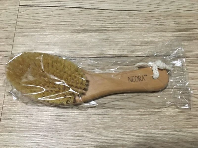 Neora Wooden 10" Dry Face Exfoliating Beauty Brush Sundries New & Sealed