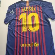 2018/19 Lionel Messi Hand Signed Barcelona Home Jersey Becketts coa
